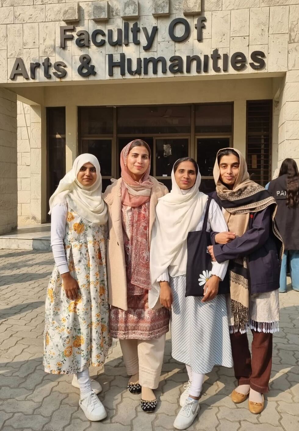 Zainab with roommates and fellow Acquaint volunteers at the Faculty of Arts and Humanities